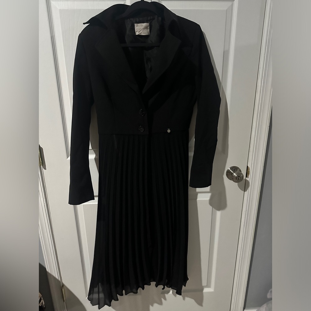 Rinascimento Plissé Coat Midi Crepe Long Coat in Black - Medium - Picture 3 of 5